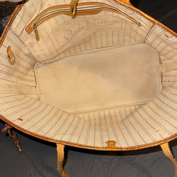 Louis Vuitton White and Tan Checkered Tote - Picture 6 of 16